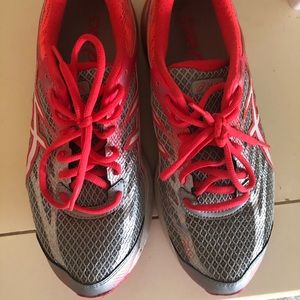 Asics sneakers size 9